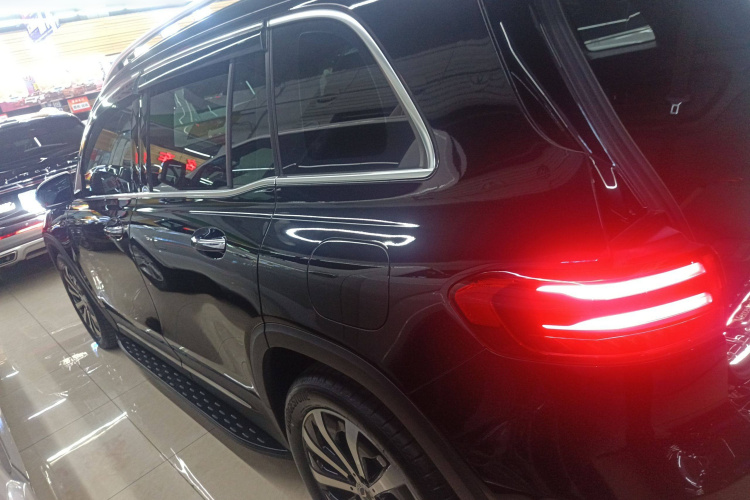 奔驰GLB 2024款 GLB 220 时尚型车身外观6003