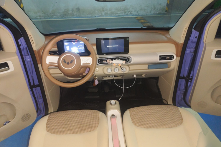 五菱汽车 宏光MINIEV 2024款 第三代 170km中控内饰7002