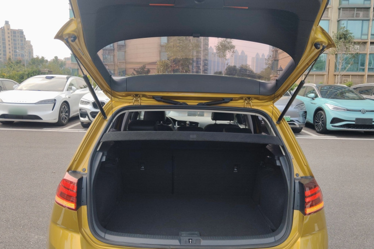 大众 高尔夫 2018款 1.6L 自动舒适型局部细节23