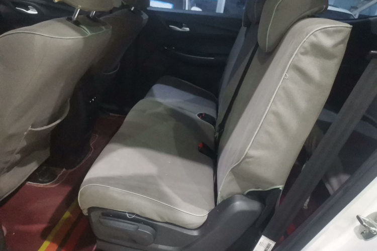 宝骏730 2019款 1.5T CVT时尚型 7座 国VI中控内饰21