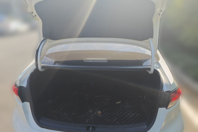 丰田 雷凌 2019款 185T CVT豪华版 国VI中控内饰23