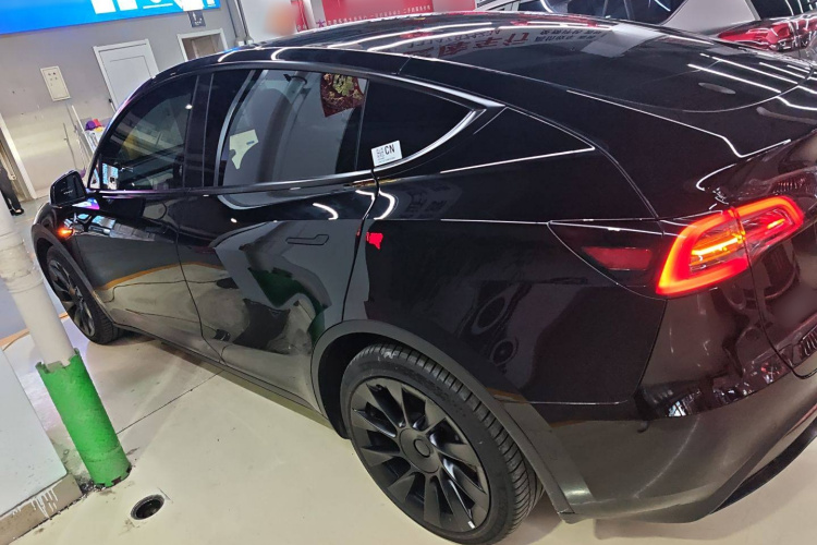 特斯拉 Model Y 2022款 改款 后轮驱动版车身外观6003