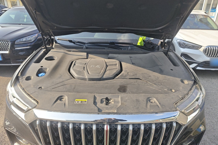 红旗HS5 2022款 2.0T 智联旗领四驱版机舱底盘24