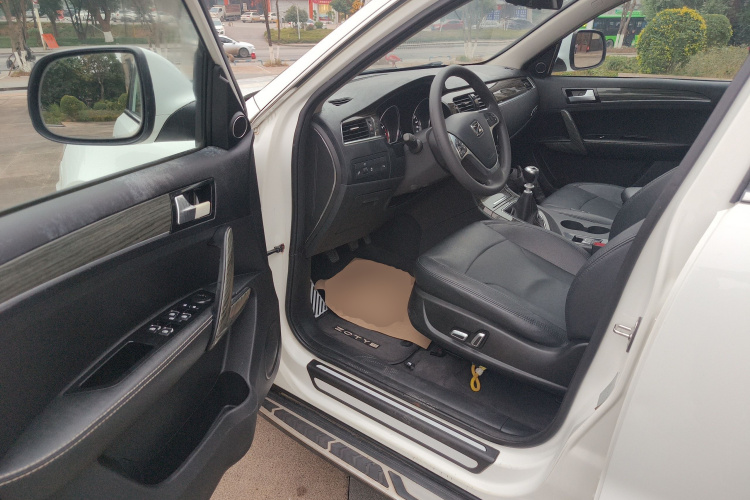 众泰T600 2016款 1.5T 手动旗舰型中控内饰20