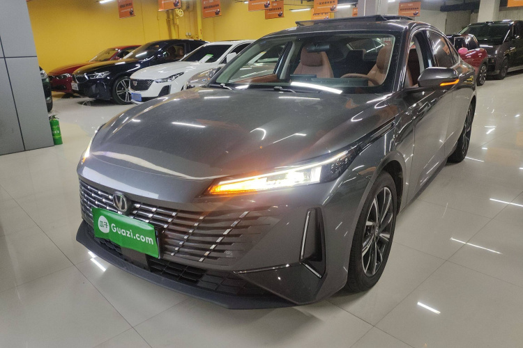 长安 逸动 2024款 1.5T GDI自动 旗舰型车身外观1