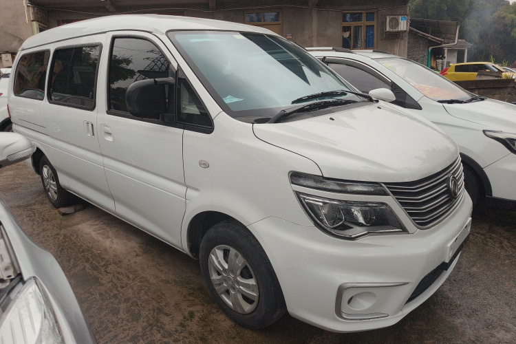 东风风行 菱智 2020款 M5L 1.6L 实用型车身外观3