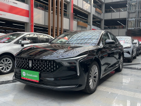 奔腾B70 2025款 龙耀版  1.5T 乐享定制型