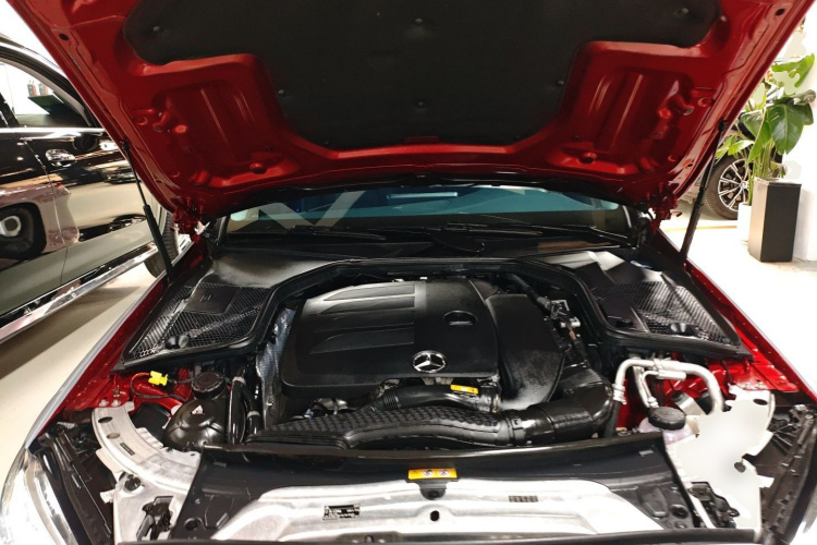 奔驰C级 2021款 C 260 L 运动版机舱底盘24
