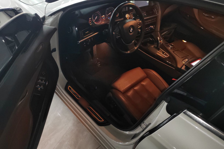 宝马6系 2013款 改款 640i Gran Coupe中控内饰20