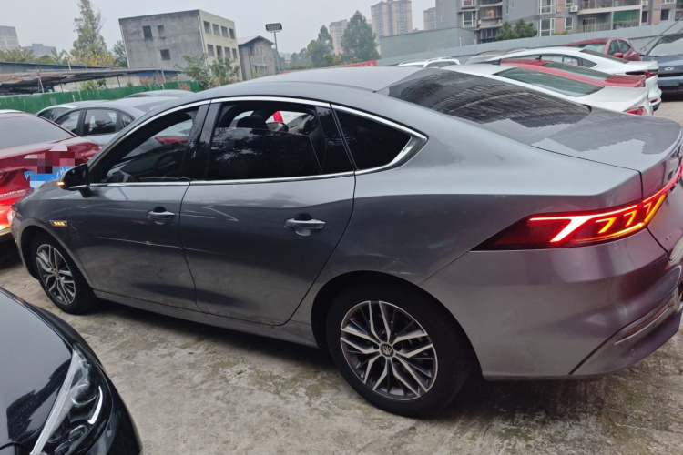 比亚迪 秦PLUS 2021款 EV 500KM 豪华型车身外观4