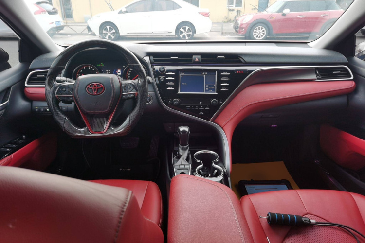 丰田 凯美瑞 2018款 2.5S 锋尚版中控内饰12