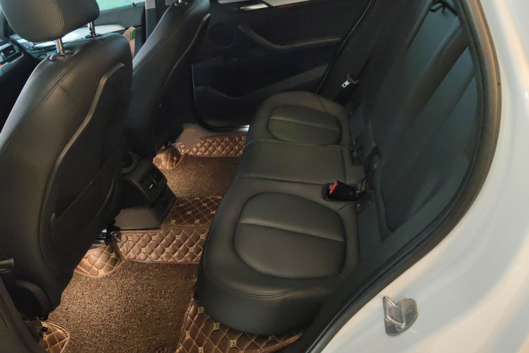 宝马X1 2016款 sDrive18Li 尊享型中控内饰21