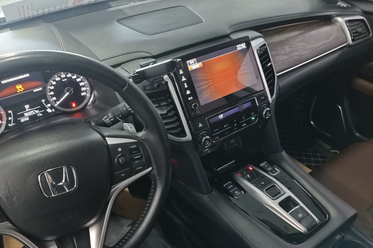 本田UR-V 2017款 370TURBO 两驱尊贵版 国V中控内饰7002