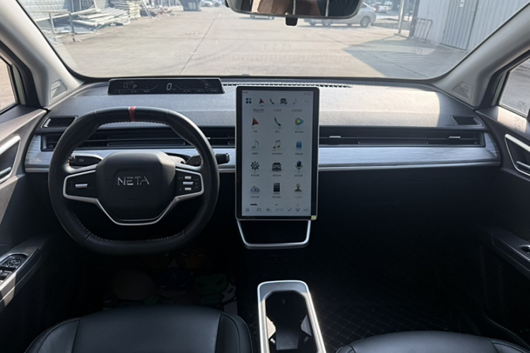 哪吒汽车 哪吒V 2022款 潮 400 Lite中控内饰7008
