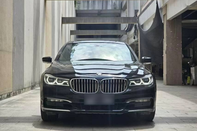 宝马7系 2016款 730Li 豪华型车身外观6001