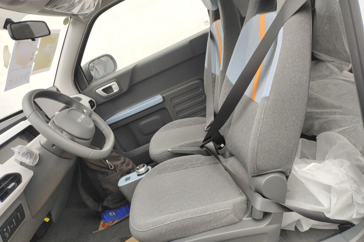 吉利银河 2024款 熊猫mini 200km 耐力熊中控内饰19