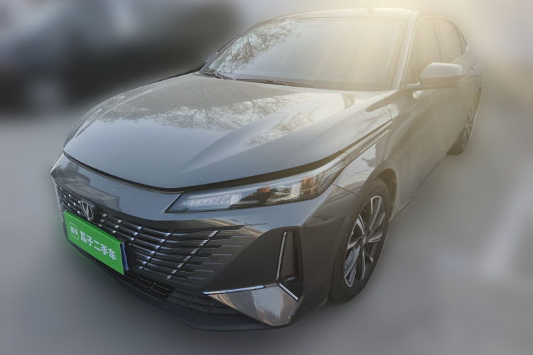 长安 逸动 2024款 1.5T GDI自动 旗舰型车身外观1