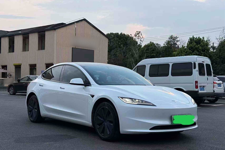特斯拉 Model 3 2023款 后轮驱动版车身外观6001