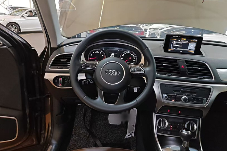 奥迪Q3 2013款 35 TFSI 舒适型局部细节13