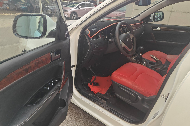 众泰T600 2016款 1.5T 手动精英型中控内饰7006