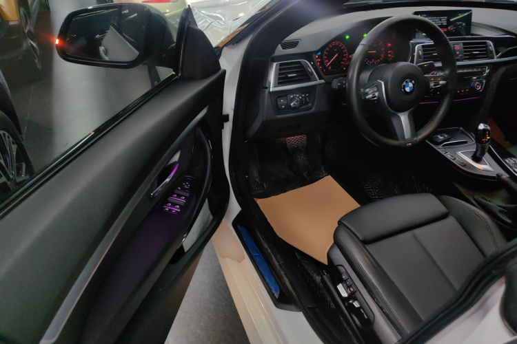 宝马3系GT 2019款 320i M运动套装中控内饰7003