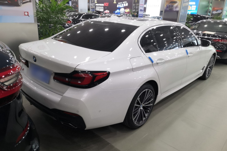 宝马5系 2023款 530Li 领先型 M运动套装车身外观7