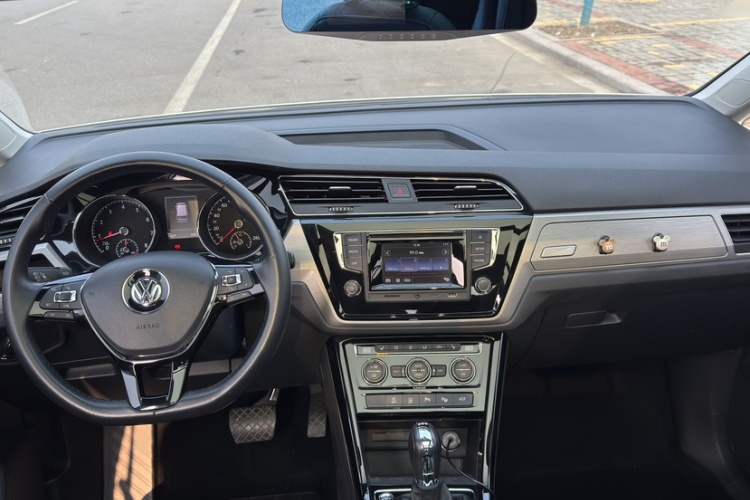 大众 2016款 途安L 280TSI DSG豪华版中控内饰7010