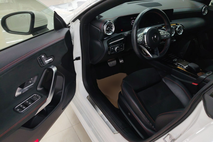 奔驰CLA 2022款 CLA 200 猎跑车中控内饰20