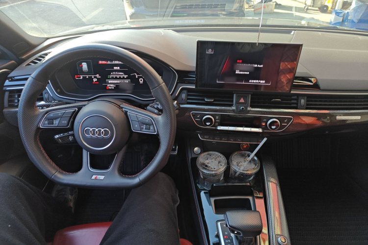 奥迪S4 2023款 S4 Avant 3.0TFSI中控内饰7002