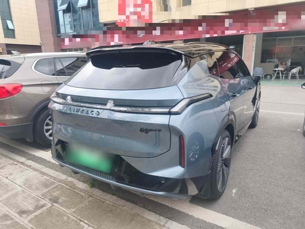 领克08 EM-P 2025款 245km 超长续航Halo(4)