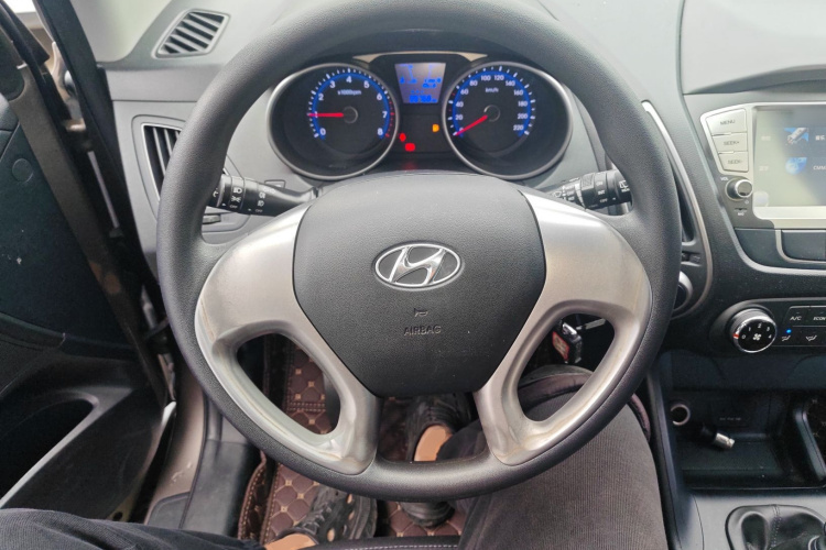 北京现代ix35 2013款 2.0L 手动两驱舒适型GL 国IV局部细节13