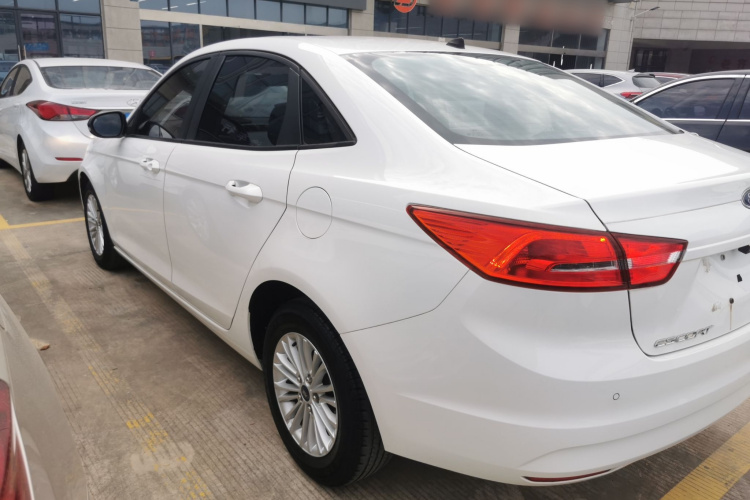 福特 福睿斯 2017款 1.5L 自动舒适型车身外观4