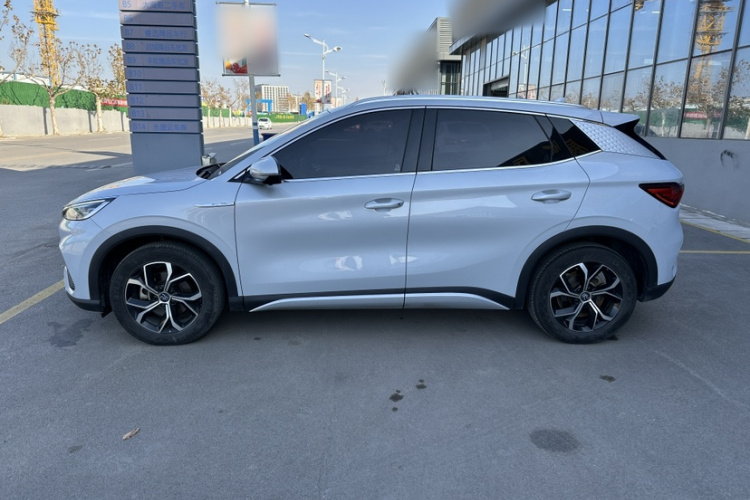 比亚迪 元PLUS 2022款 430KM 尊贵型车身外观6009