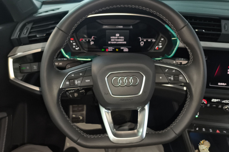 奥迪Q3 2024款 35 TFSI 时尚动感型中控内饰13