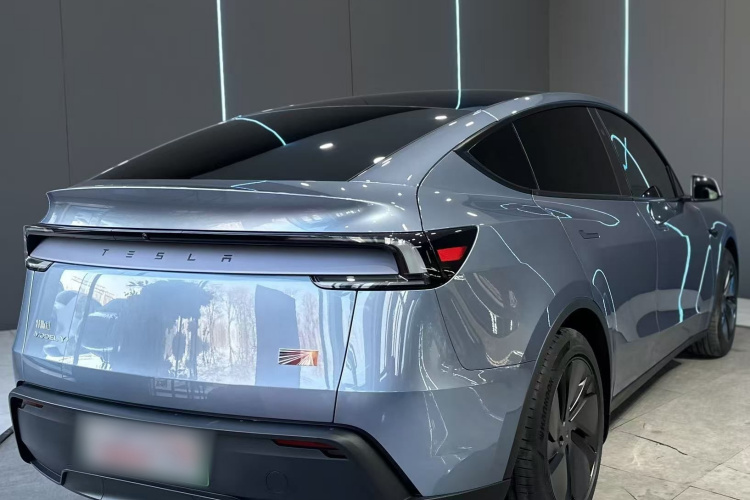 特斯拉 Model Y 2025款 长续航全轮驱动 首发版车身外观6006