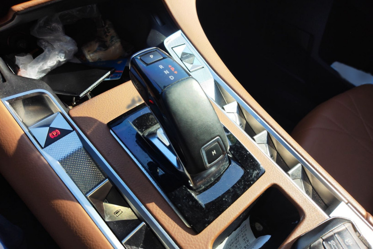 DS 7 2018款 45THP 里沃利先锋版局部细节18