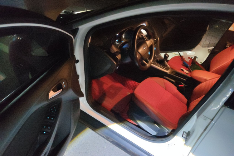 福特 福克斯 2017款 两厢 1.6L 手动舒适型智行版中控内饰20