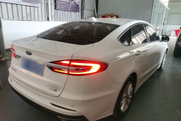 福特 蒙迪欧 2020款 EcoBoost 180 时尚型车身外观7