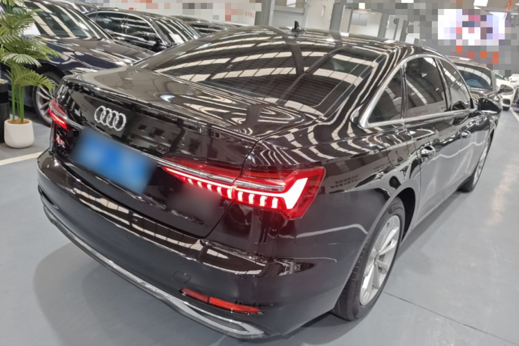 奥迪A6L 2023款 40 TFSI 豪华致雅型车身外观6005