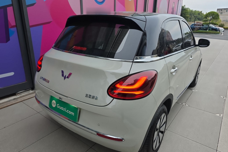 五菱汽车 五菱缤果 2023款 333km 灵犀互联款车身外观7