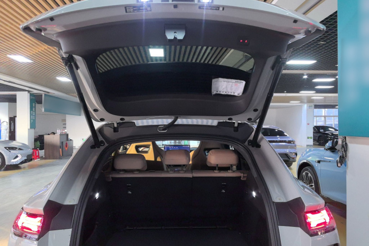 腾势N7 2023款 长续航性能版机舱底盘23