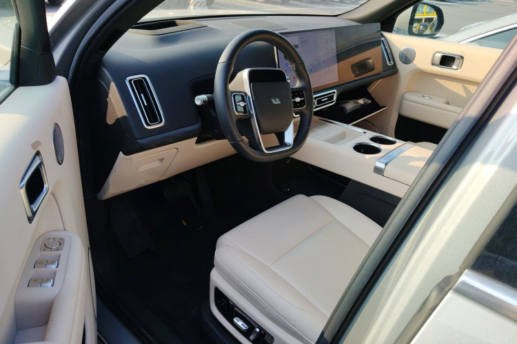 理想汽车 理想L8 2024款 Max中控内饰20