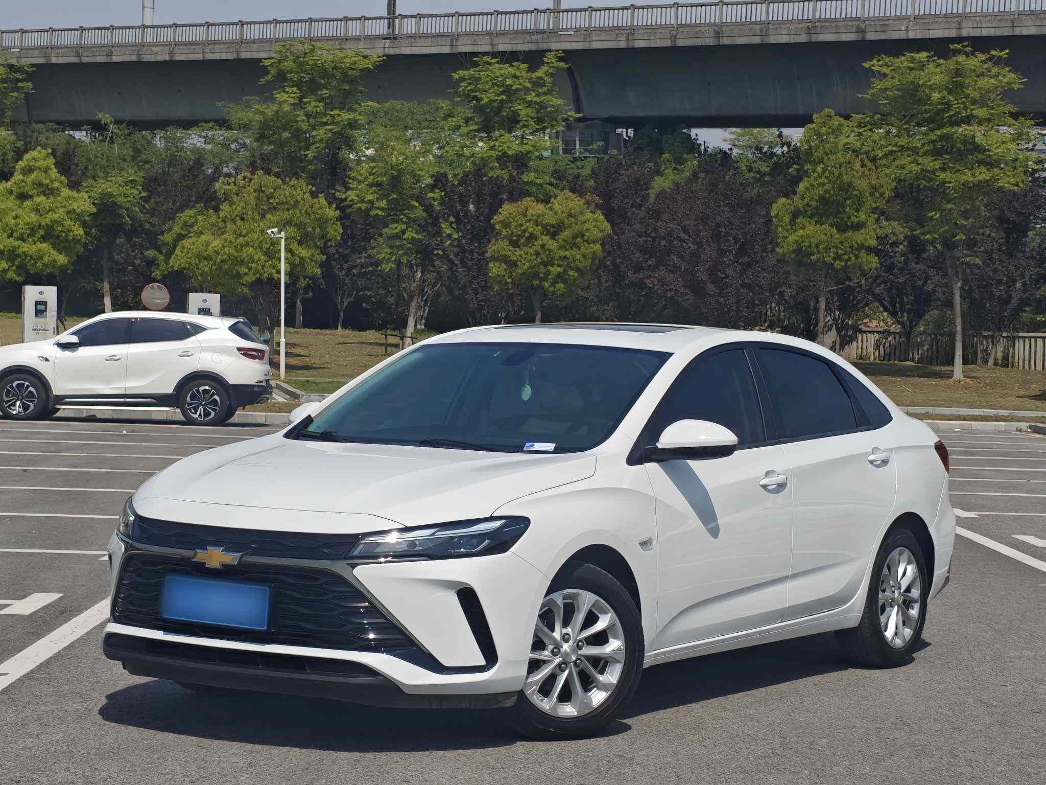 雪佛兰 科鲁泽 2023款 1.5L 双离合悦享版(1)