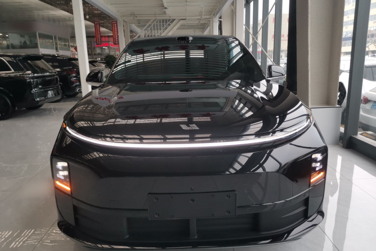 理想汽车 理想L6 2025款 Pro 智能焕新版车身外观2