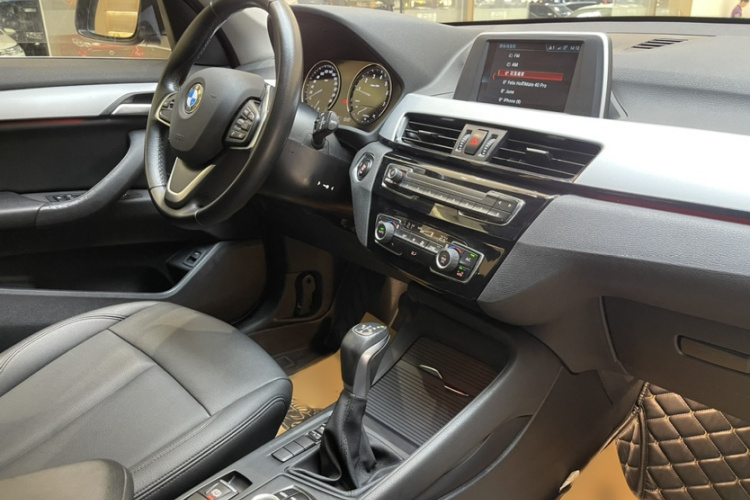 宝马X1 2018款 sDrive20Li 领先型中控内饰7003
