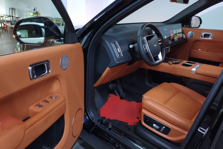 理想汽车 理想L8 2023款 Air中控内饰7003