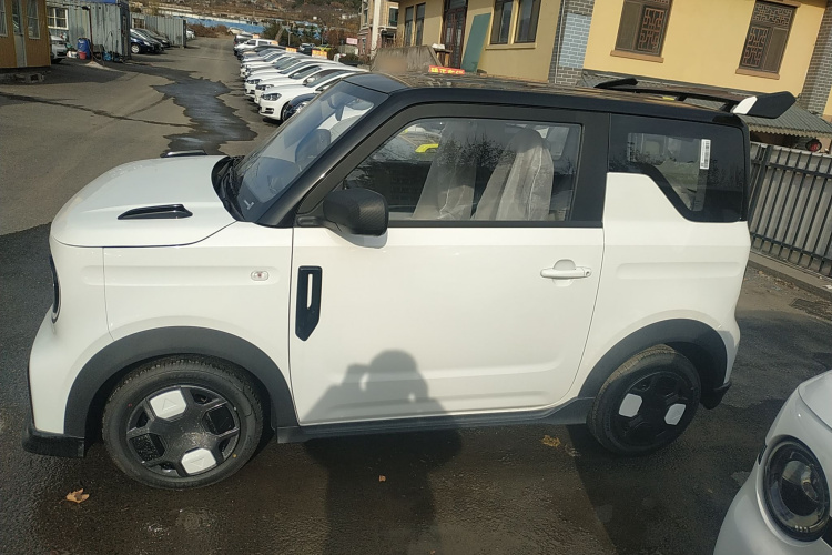 吉利银河 2025款 210km 熊猫卡丁车身外观4