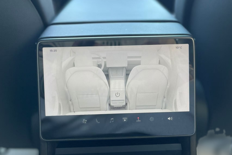 特斯拉 Model 3 2023款 后轮驱动版中控内饰7005