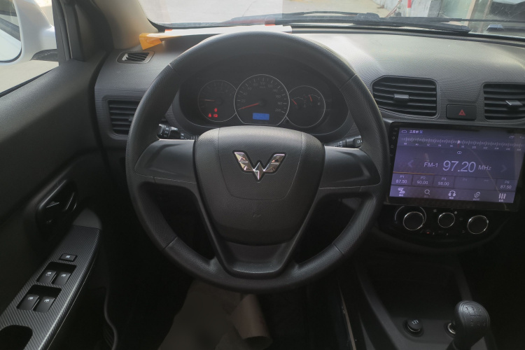 五菱汽车 五菱宏光 2018款 1.5L 经典款S标准型中控内饰13