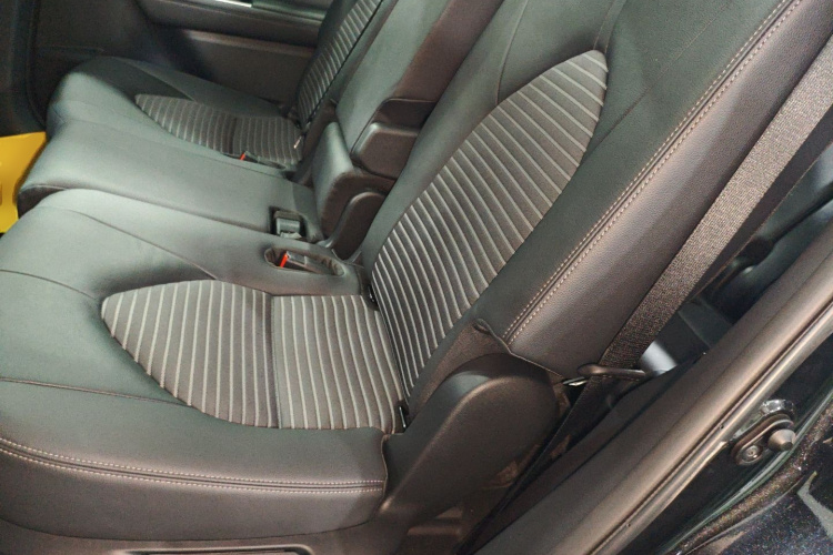 丰田 皇冠陆放 2022款 2.0T 四驱劲耀版中控内饰21